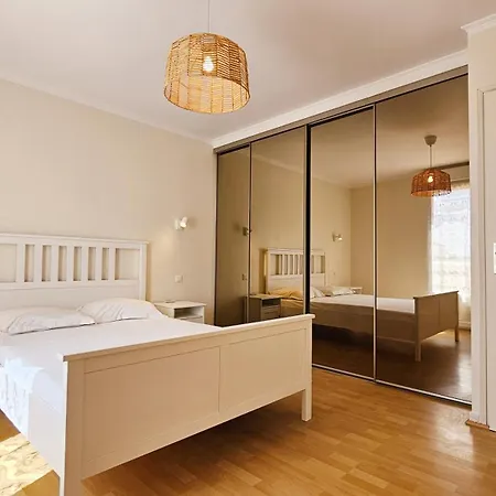 Grande Maison Avec Piscine, Parking Et Wifi * Баларук-ле-Бен