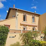 Grande Maison Avec Piscine, Parking Et Wifi *
