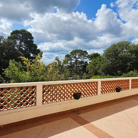 Grande Maison Avec Piscine, Parking Et Wifi Vila