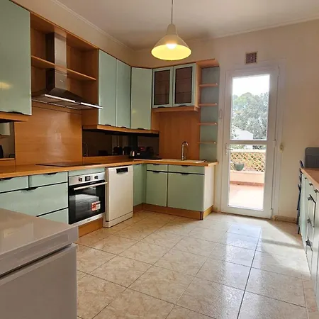 Grande Maison Avec Piscine, Parking Et Wifi *