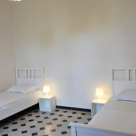 Grande Maison Avec Piscine, Parking Et Wifi Vila