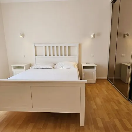 Grande Maison Avec Piscine, Parking Et Wifi فيلة *