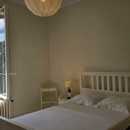 Grande Maison Avec Piscine, Parking Et Wifi *