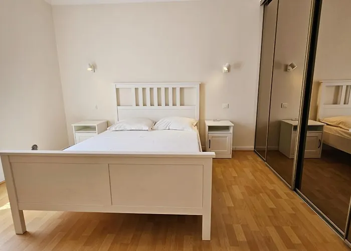 Grande Maison Avec Piscine, Parking Et Wifi Villa *