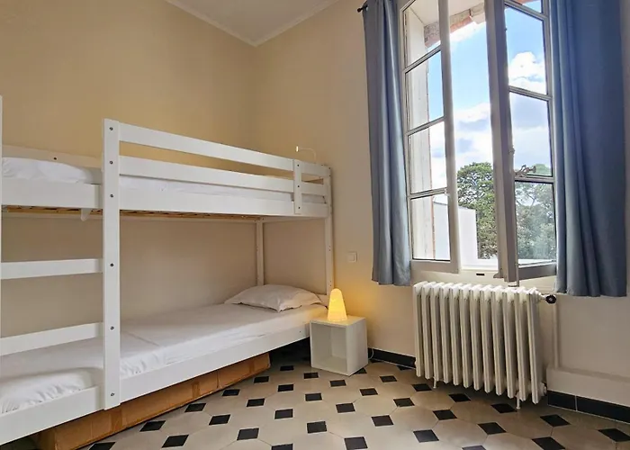 Grande Maison Avec Piscine, Parking Et Wifi *