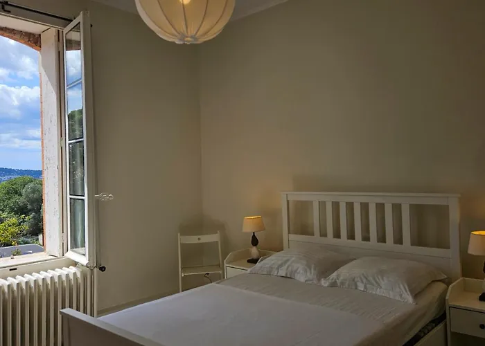 Grande Maison Avec Piscine, Parking Et Wifi *