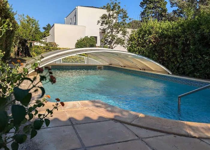 Villa Grande Maison Avec Piscine, Parking Et Wifi *