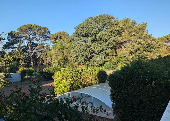 Grande Maison Avec Piscine, Parking Et Wifi *